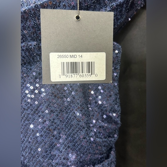 IEENA FOR MAC DUGGAL NWT 26550 Sequined Drop Shoulder Gown - Picture 6 of 10